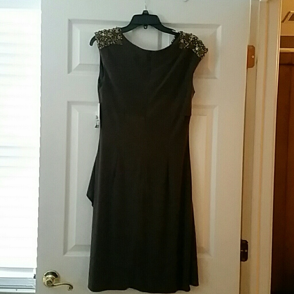 Dress - Picture 2 of 4